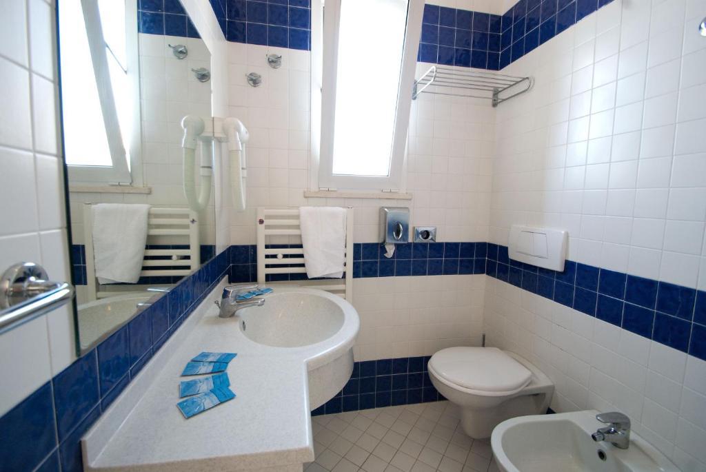 Adria Hotel 3*