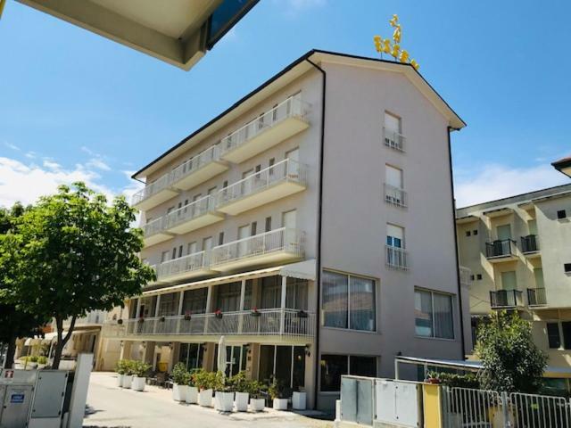 阿德里亚海滩3*Rimini